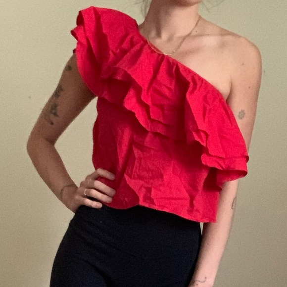 Off the shoulder red crop top - Picture 3 of 3